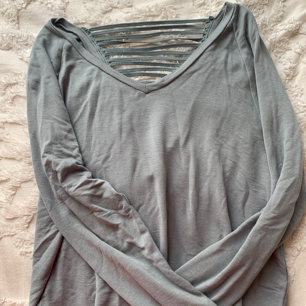 Boutique long sleeve cropped tee